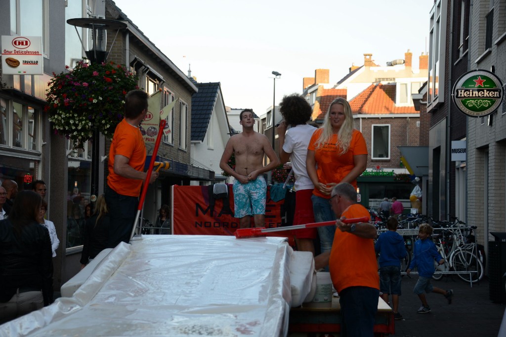 ../Images/Donderdag kermis 401.jpg